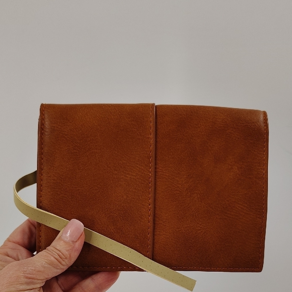 No Boundaries Brown Belt Pouch 6"x4.5" loop opening 1.25" No Belt